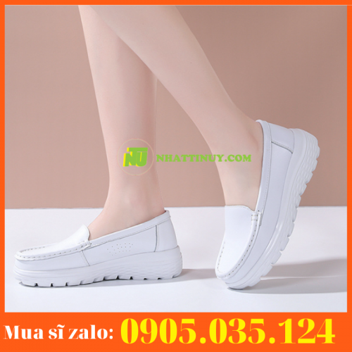 Giày y tế nữ chống trượt thoáng khi nhẹ nhàng khi làm việc