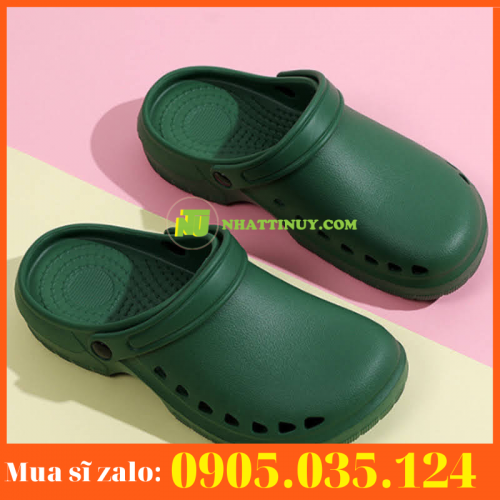 Giày y tá bác sĩ chống trượt trong phòng mổ