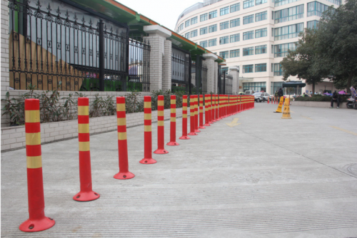 Cột nhựa cảnh báo cách ly phương tiện giao thông