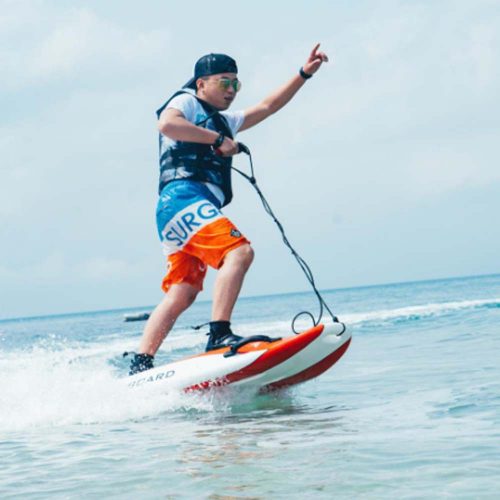 Ván trượt nước Ván lướt điện Scooter được các khách sạn, Villa, khu du lịch, khu sinh thái mua nhiều vì ván điện rất dễ sử dụng, tiện lợi