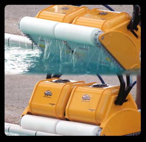 Thiết bị vệ sinh hồ bơi tự động cá heo dài 40 mét máy hai thân dưới nước bể bơi